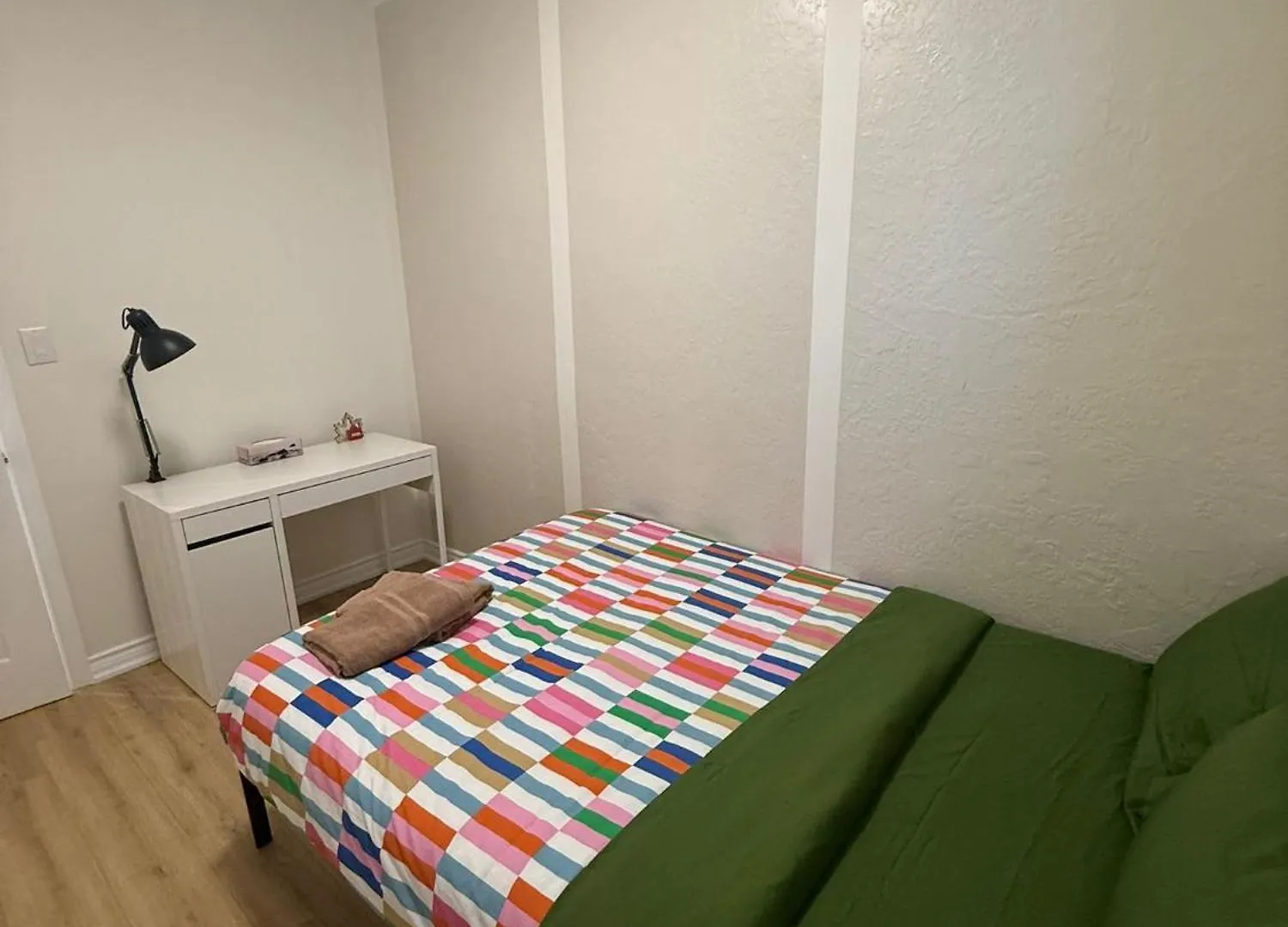 Homestay Bloor & Spadina Stay- Walk To Subway, Eaton Centre, And Night Life Toronto Canada