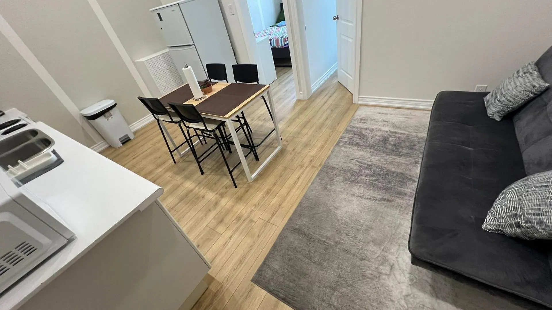 Homestay szállás Bloor & Spadina Stay- Walk To Subway, Eaton Centre, And Night Life Toronto